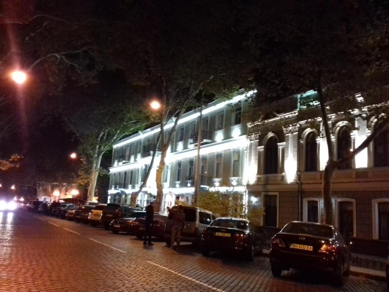 Comfort Near Opera Theater Odesa Exterior photo